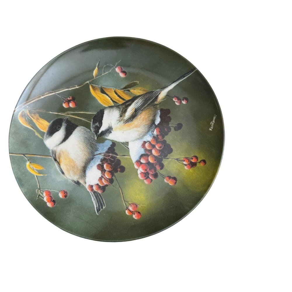1986 Edwin M‎ Knowles Plate The Chickadee Birds of Your Garden Kevin Daniel